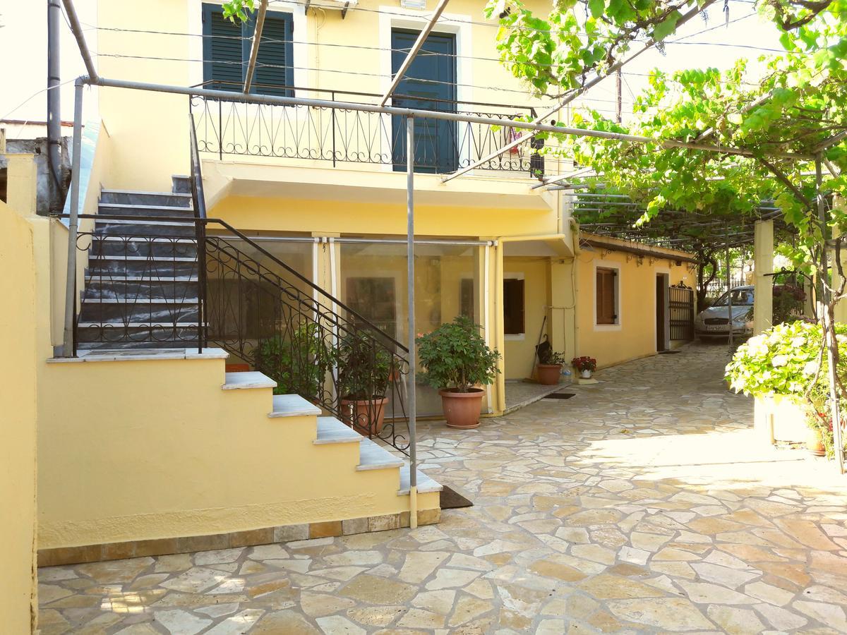 Bungalows Niki Acharavi  Luaran gambar