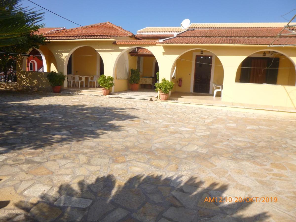 Bungalows Niki Acharavi  Luaran gambar